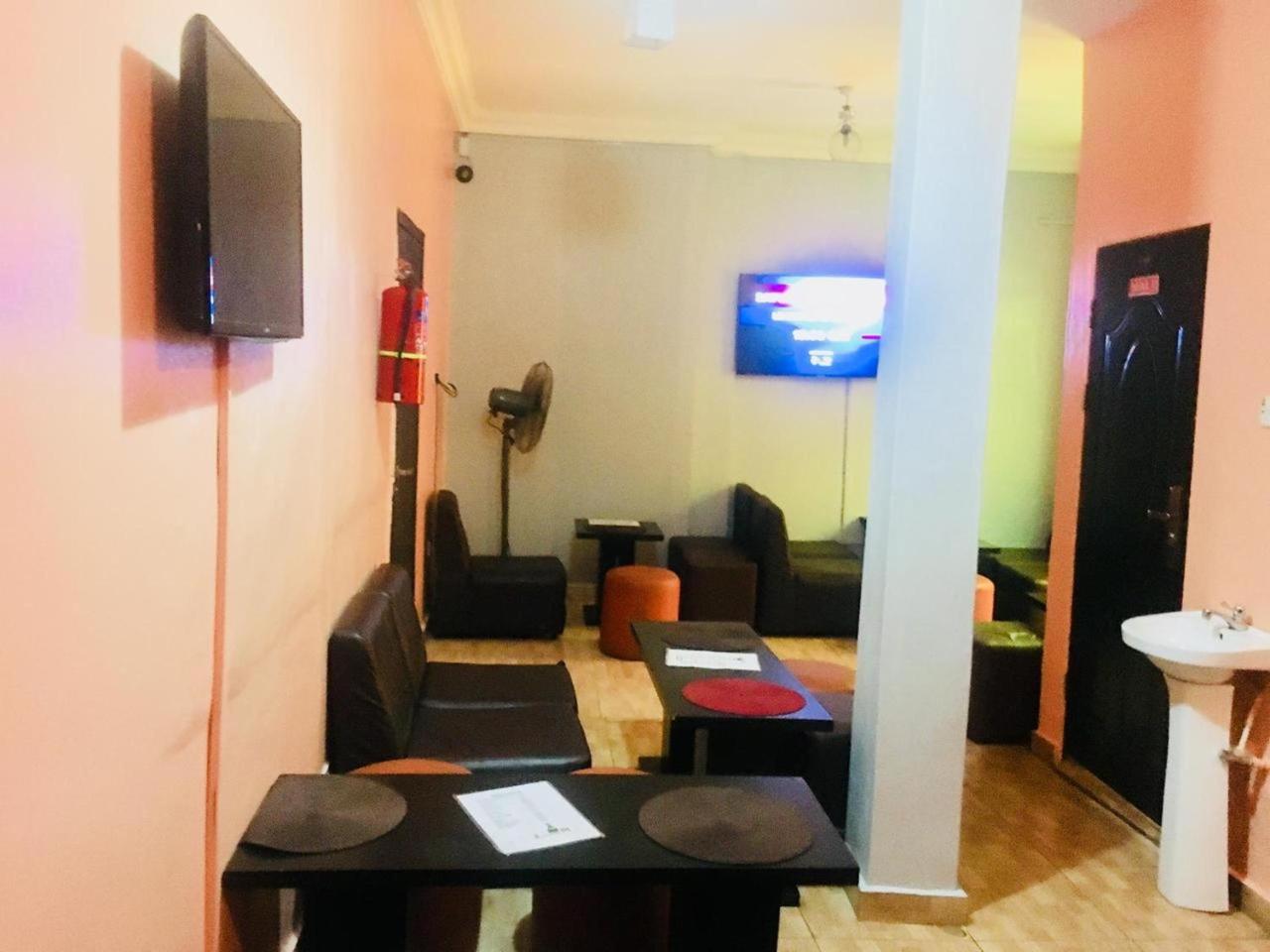 Esporta Suites Yaba Lagos Exterior foto